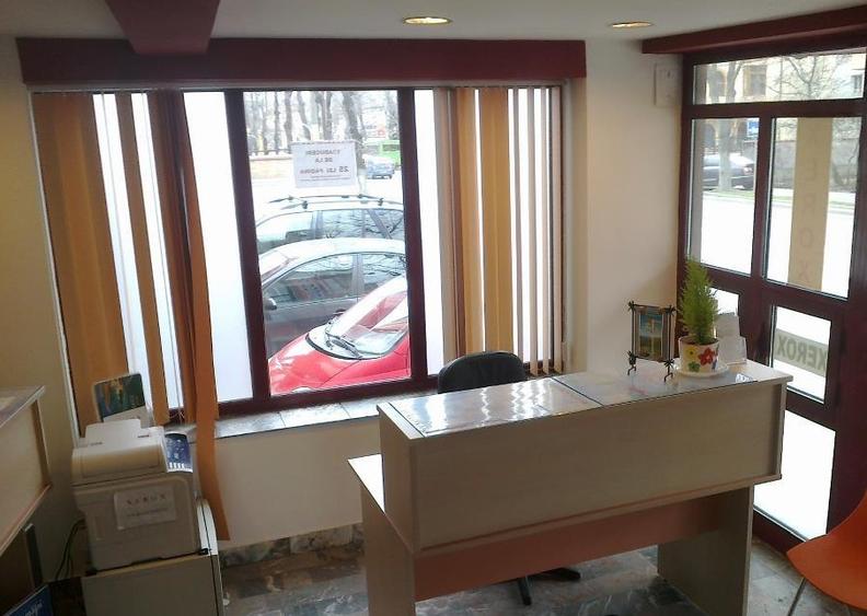 Spațiu comercial, de 90 mp, în Central