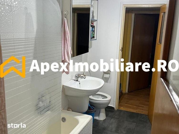 Apartament cu 3 camere decomandat în Titan