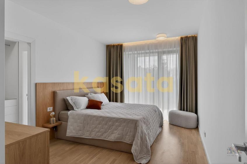 Apartament cu 4 camere semidecomandat, mobilat în Central