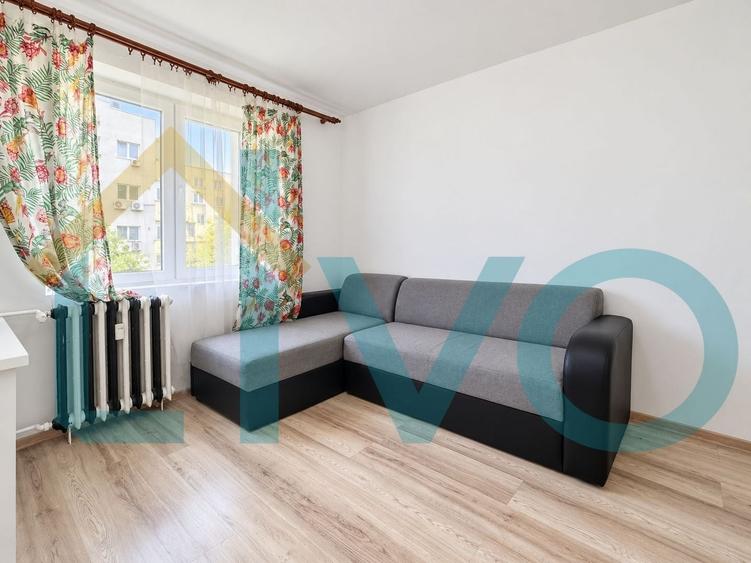 Apartament cu 3 camere semidecomandat în Colentina