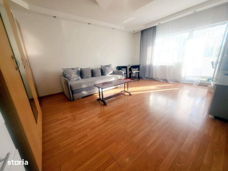 Apartament cu 2 camere decomandat în Banca Națională