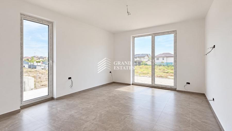 Duplex cu 4 camere cu Canalizare în Otopeni