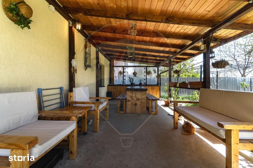 Casă cu 4 camere cu Teren 589 Mp în Feldioara