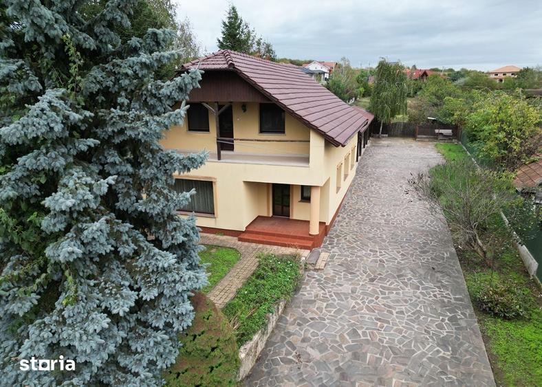 Casă cu 4 camere decomandat cu Teren 1935 Mp în Iorga