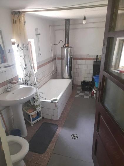 Casă cu Teren 750 Mp în Micești
