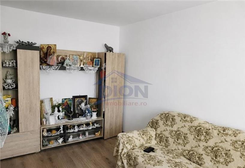 Apartament cu 2 camere decomandat în Drumul Taberei
