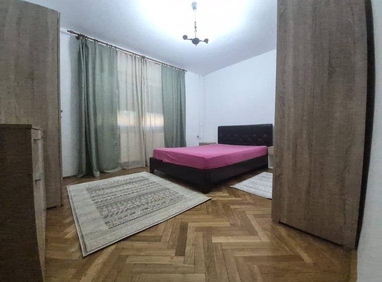 Apartament cu 2 camere decomandat în Drumul Sării
