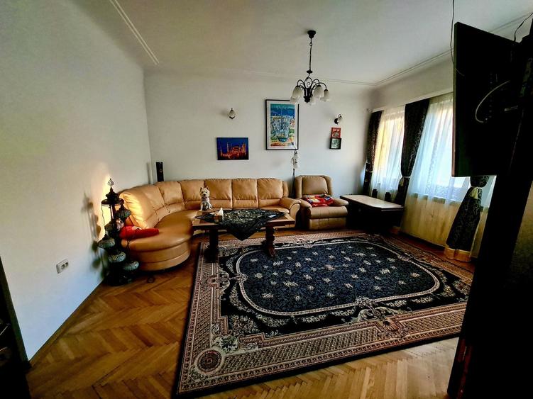 Casă cu 4 camere în Ultracentral