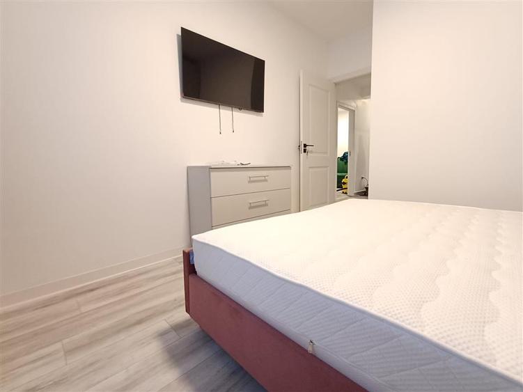 Apartament cu 3 camere decomandat, mobilat în Bularga
