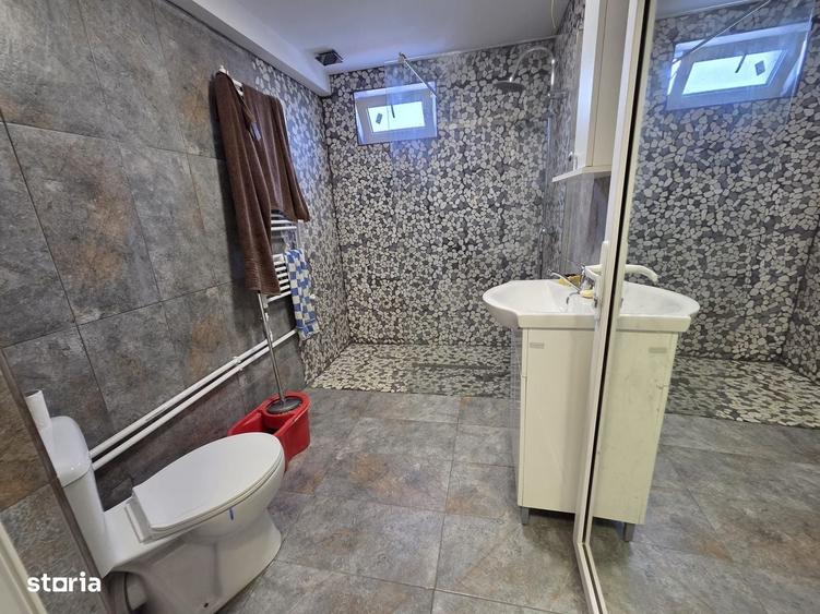 Casă cu 4 camere în Priseaca