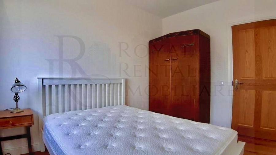 Apartament cu 3 camere, mobilat în Bulgaria