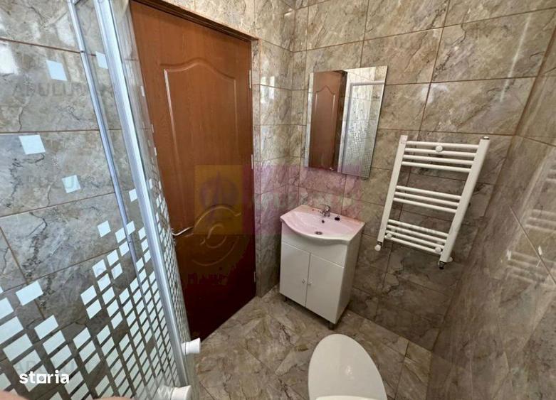 Casă cu 4 camere cu Teren 220 Mp în Vitan