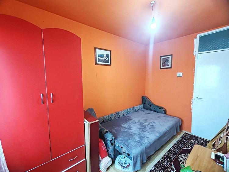 Apartament cu 3 camere decomandat, mobilat în Central