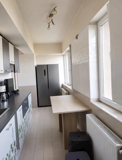 Apartament cu 3 camere decomandat în Colentina