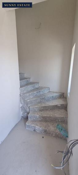 Casă individuală cu 4 camere cu Canalizare în Exterior Est