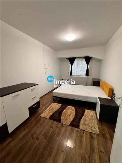 Apartament cu 4 camere decomandat, mobilat în Breazu