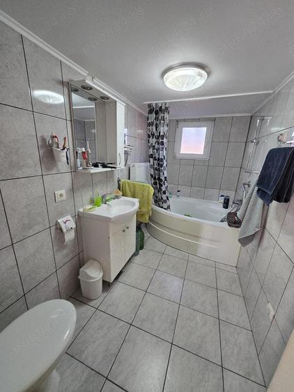 Casă cu 4 camere în Slănic