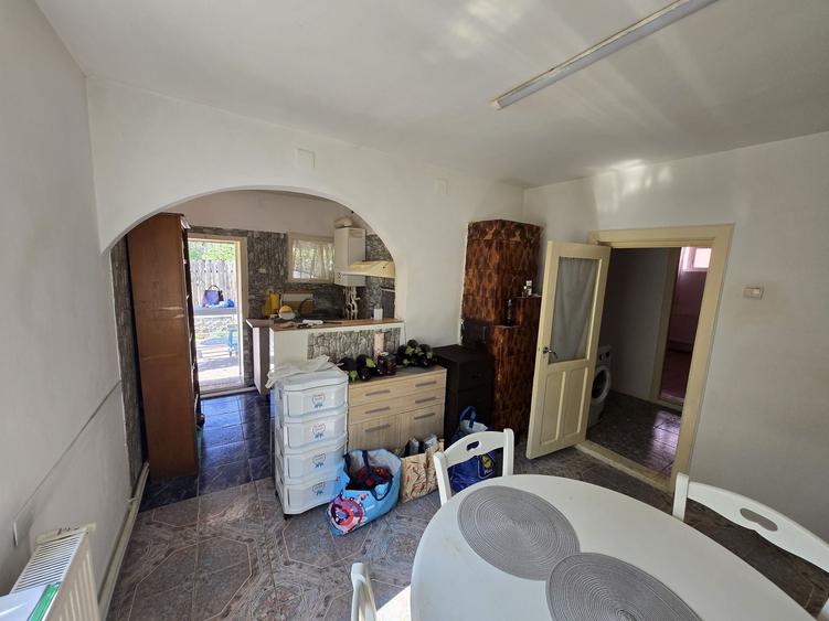 Casă cu 3 camere în Popoveni