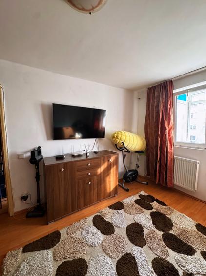 Apartament cu 2 camere semidecomandat în Dobroești