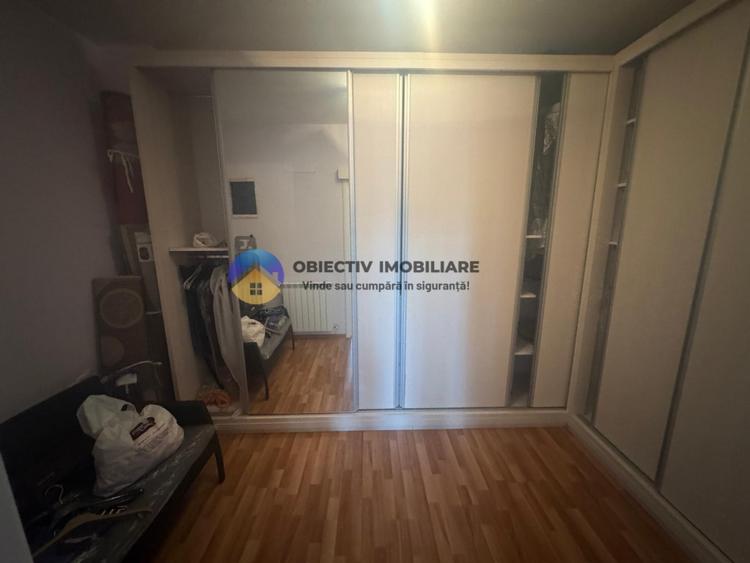 Duplex cu 5 camere cu Canalizare în 1 Mai