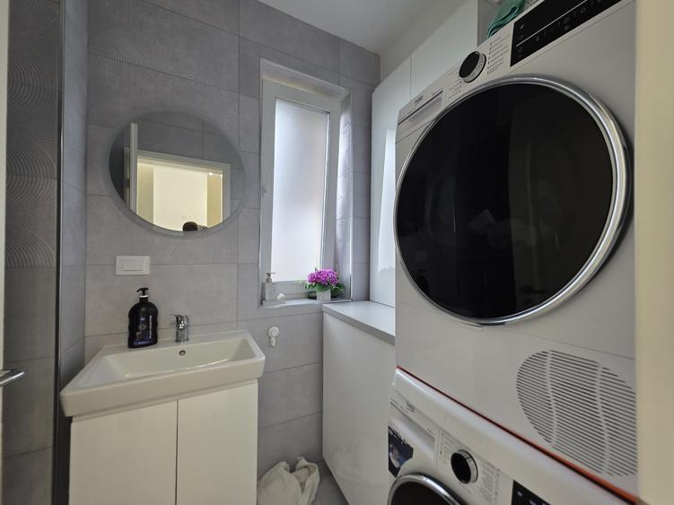 Duplex cu 4 camere cu Canalizare în Stupini