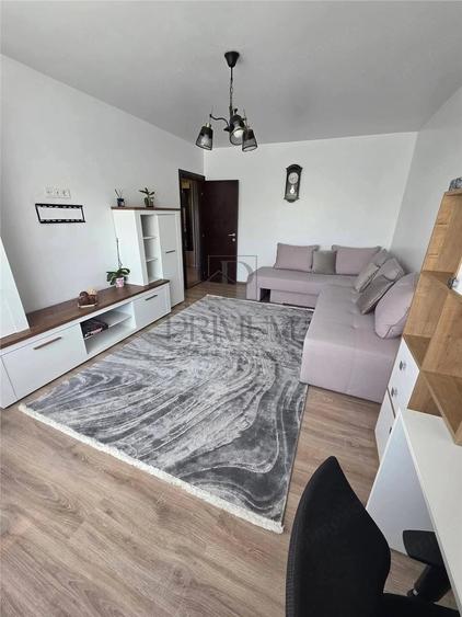 Apartament cu 3 camere decomandat în Girocului
