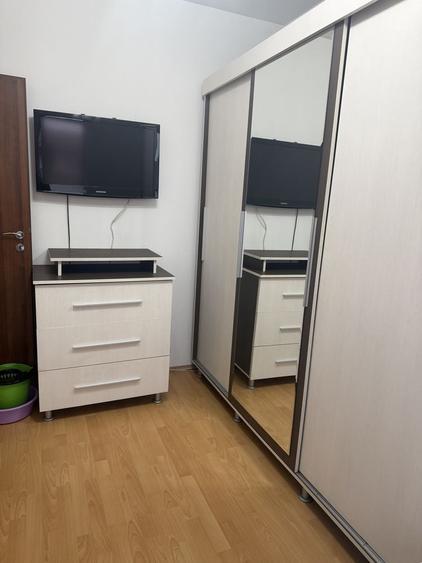 Apartament cu 2 camere semidecomandat în Girocului