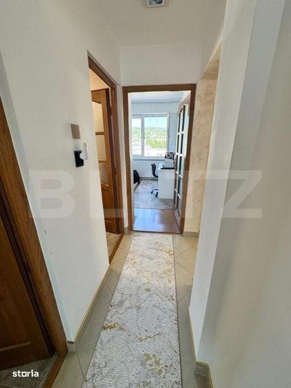 Apartament cu 4 camere decomandat în Corina