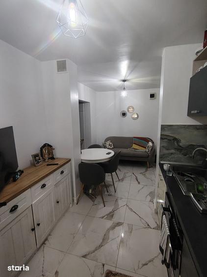 Apartament la Parter, 2 camere fara balcon situat in zona Confec?ii - 5