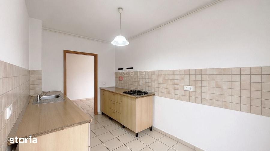 Apartament cu 3 camere decomandat în Bartolomeu