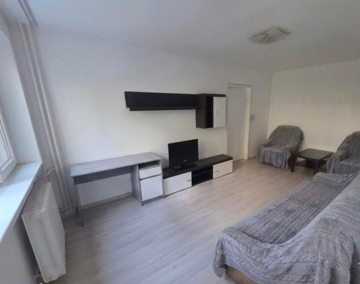 Apartament cu 2 camere decomandat în Drumul Taberei