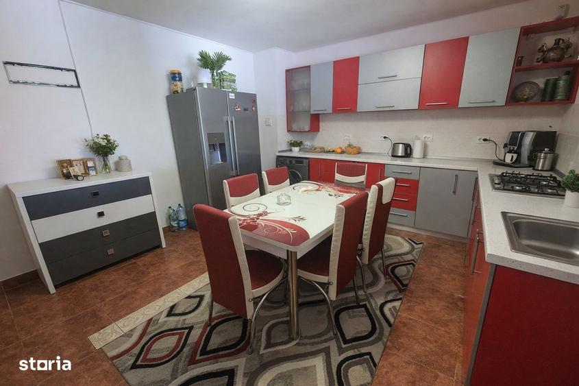 Casă cu 4 camere cu Teren 1000 Mp în Letea Veche