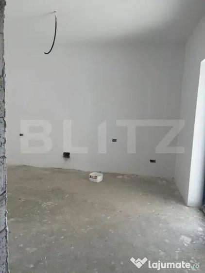 Casă cu 3 camere cu Teren 473 Mp în Central