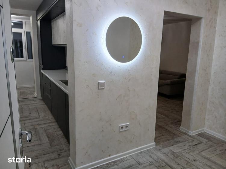 Apartament cu 3 camere semidecomandat în Central