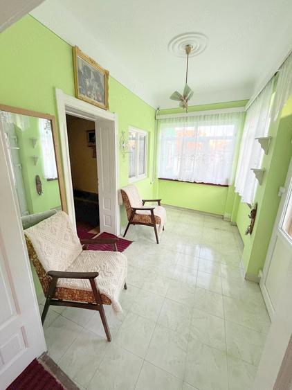 Casă cu Teren 1379 Mp în Central