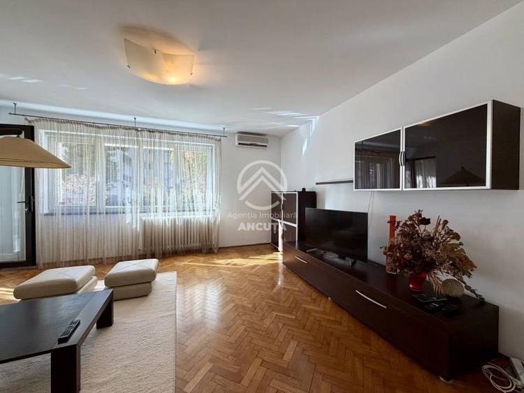 Apartament cu 3 camere în Plopilor