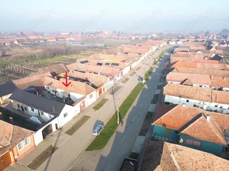 Casă cu 3 camere cu Teren 1418 Mp în Brateiu