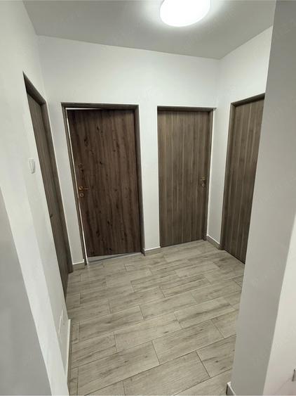 Apartament cu 3 camere decomandat în Gojdu