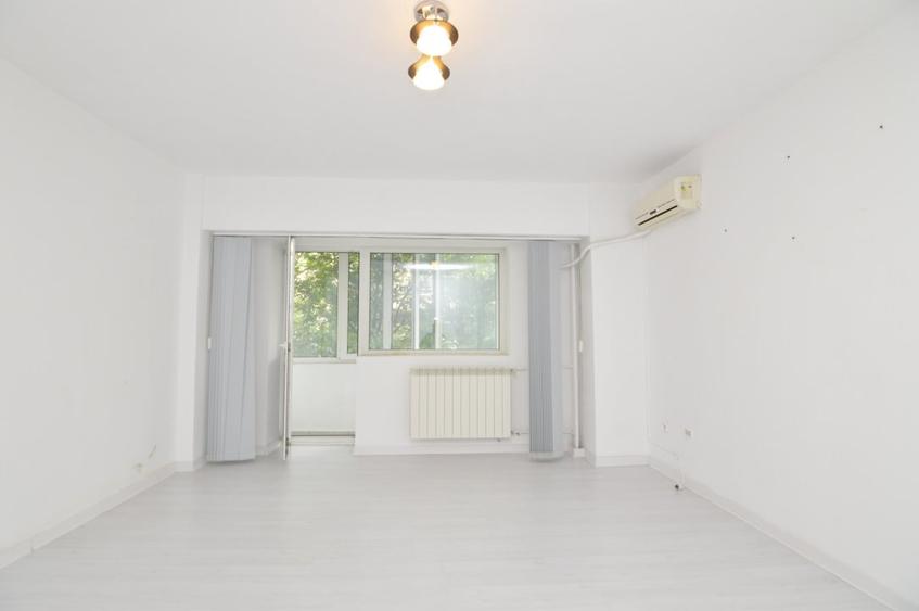 Apartament cu 2 camere decomandat în Decebal