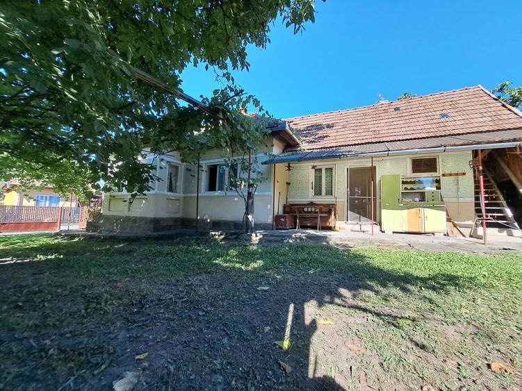 Casă cu 4 camere în Ibănești