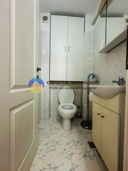 Apartament cu 4 camere semidecomandat în Mărăței