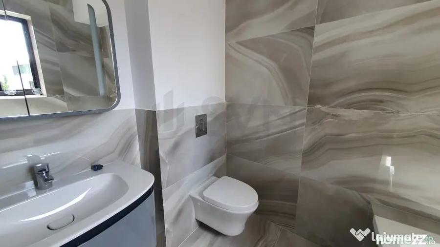 Apartament cu 3 camere decomandat în Polonă