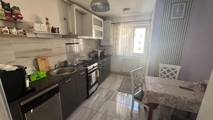Apartament cu 2 camere decomandat, mobilat în Hipodrom 3