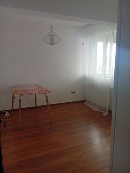 Apartament cu 2 camere semidecomandat în Vest