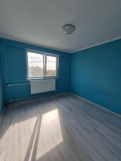 Apartament cu 2 camere semidecomandat în Costin Georgian