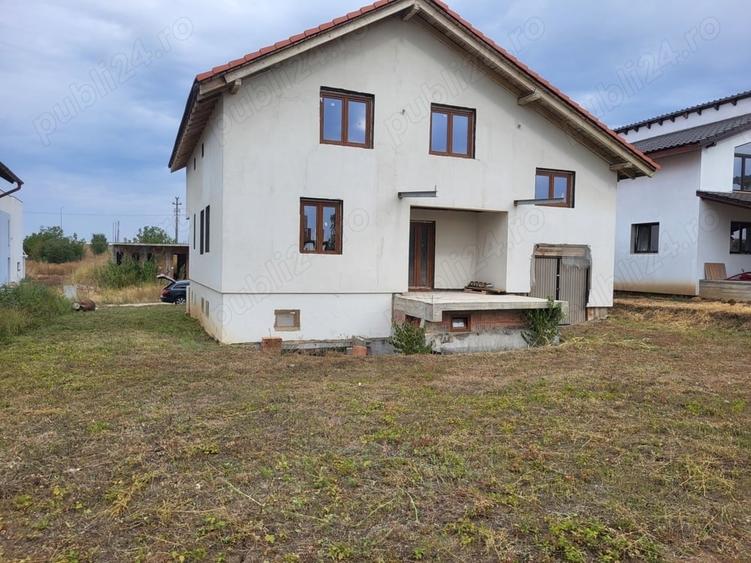 Casă cu Teren 627 Mp în Giarmata