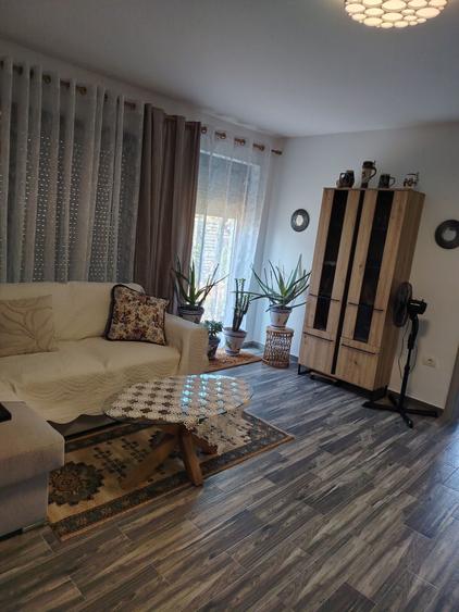 Casă cu 3 camere în Mândruloc