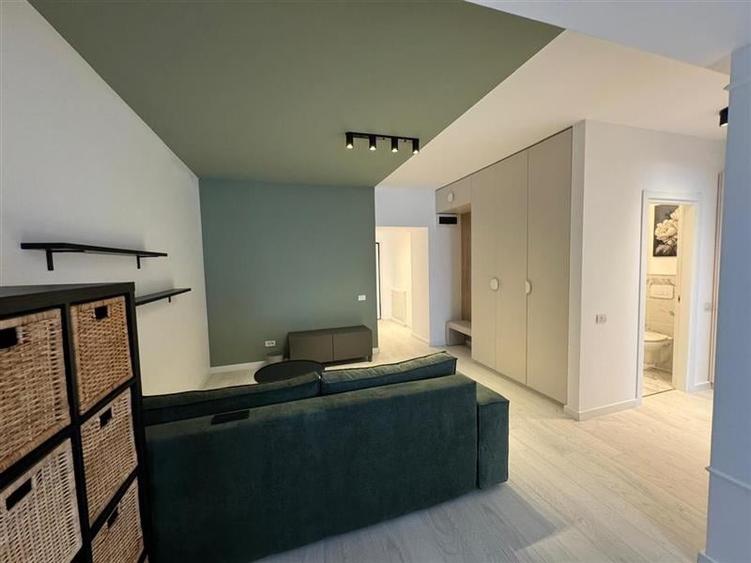 Apartament cu 2 camere semidecomandat, mobilat în Fundeni