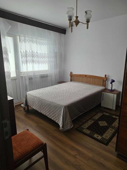 Apartament cu 3 camere decomandat în C5