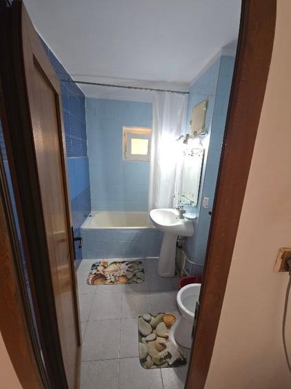 Apartament cu 3 camere decomandat, mobilat în Complex Studențesc